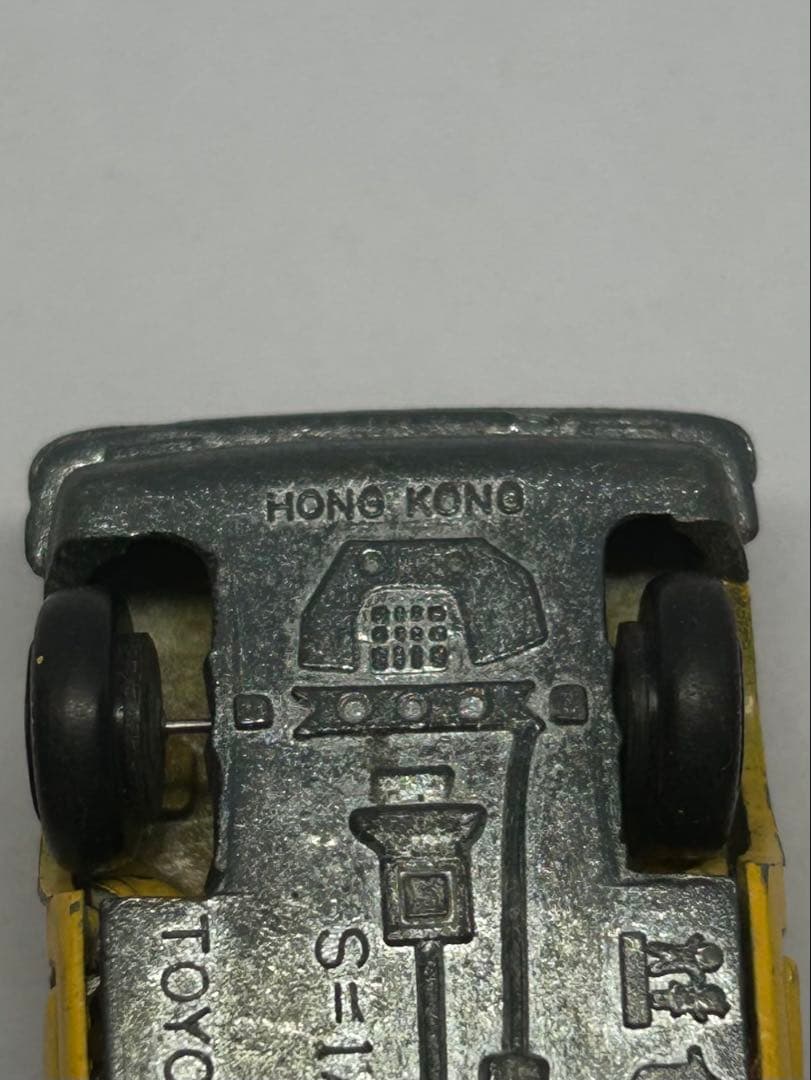 トミカ No.11 トヨタ スプリンター 1200 SL 黄 香港製 黒箱