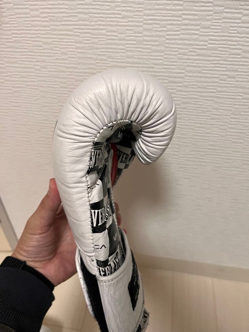 RVCA & EVERLAST 14 oz ボクシンググローブ 中古品 - メルカリ