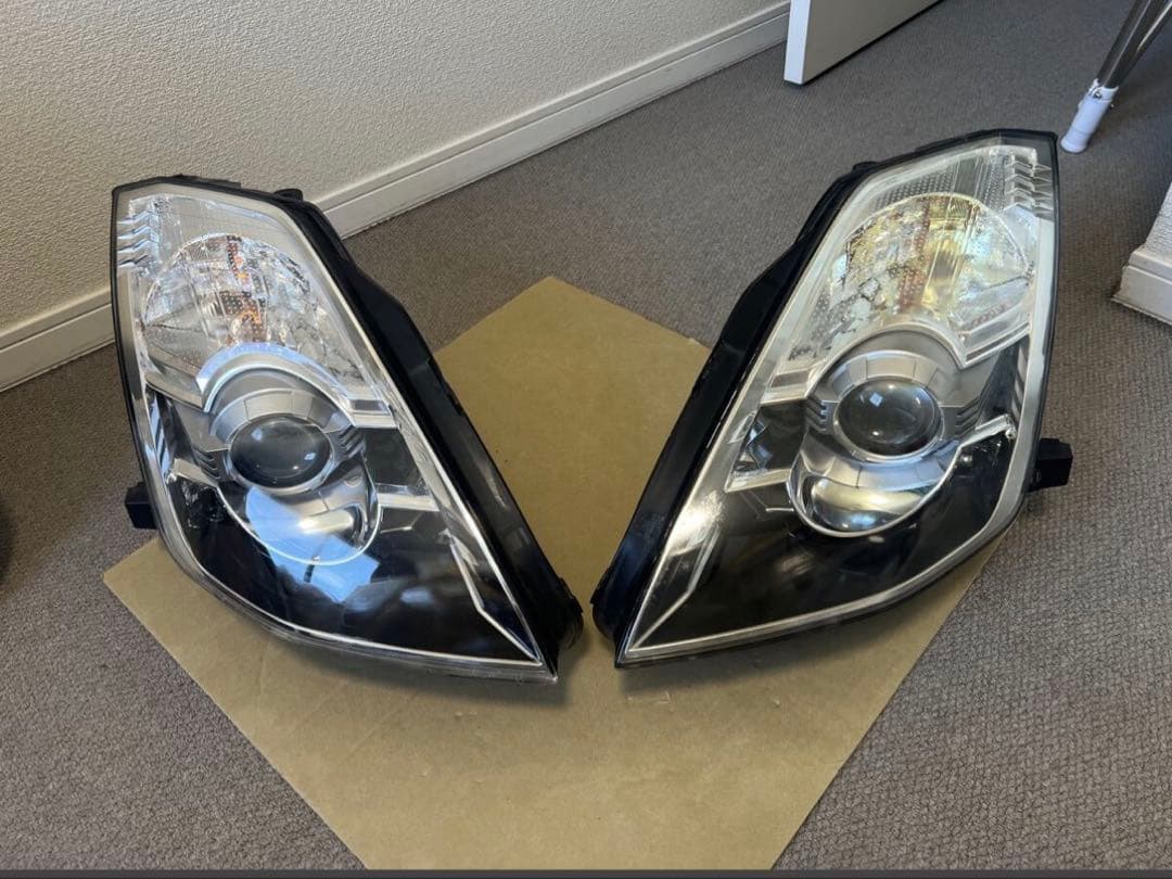 フェアレディZ Z33 中期 ヘッドライト 左右セット（中古品） フェアレディZ Z33 中期 ヘッドライト 左右セット（中古品） 2026年