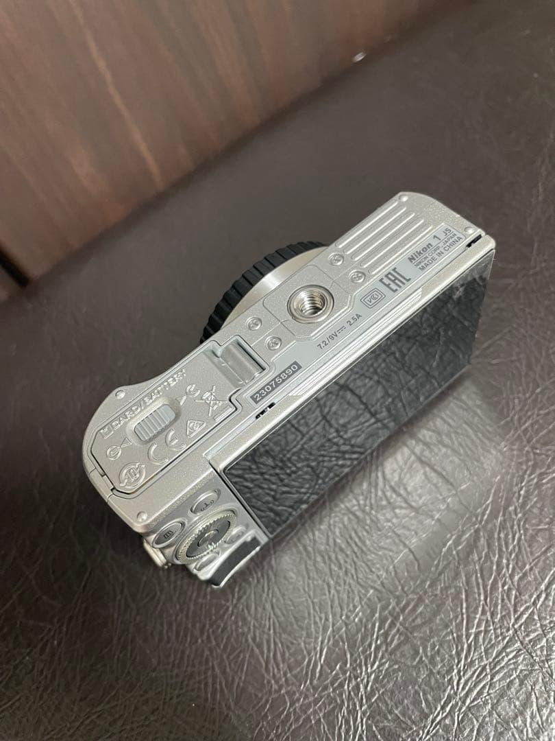 16日13時まで値下げ】Nikon（ニコン） 1 j5ダブルズームレンズキット