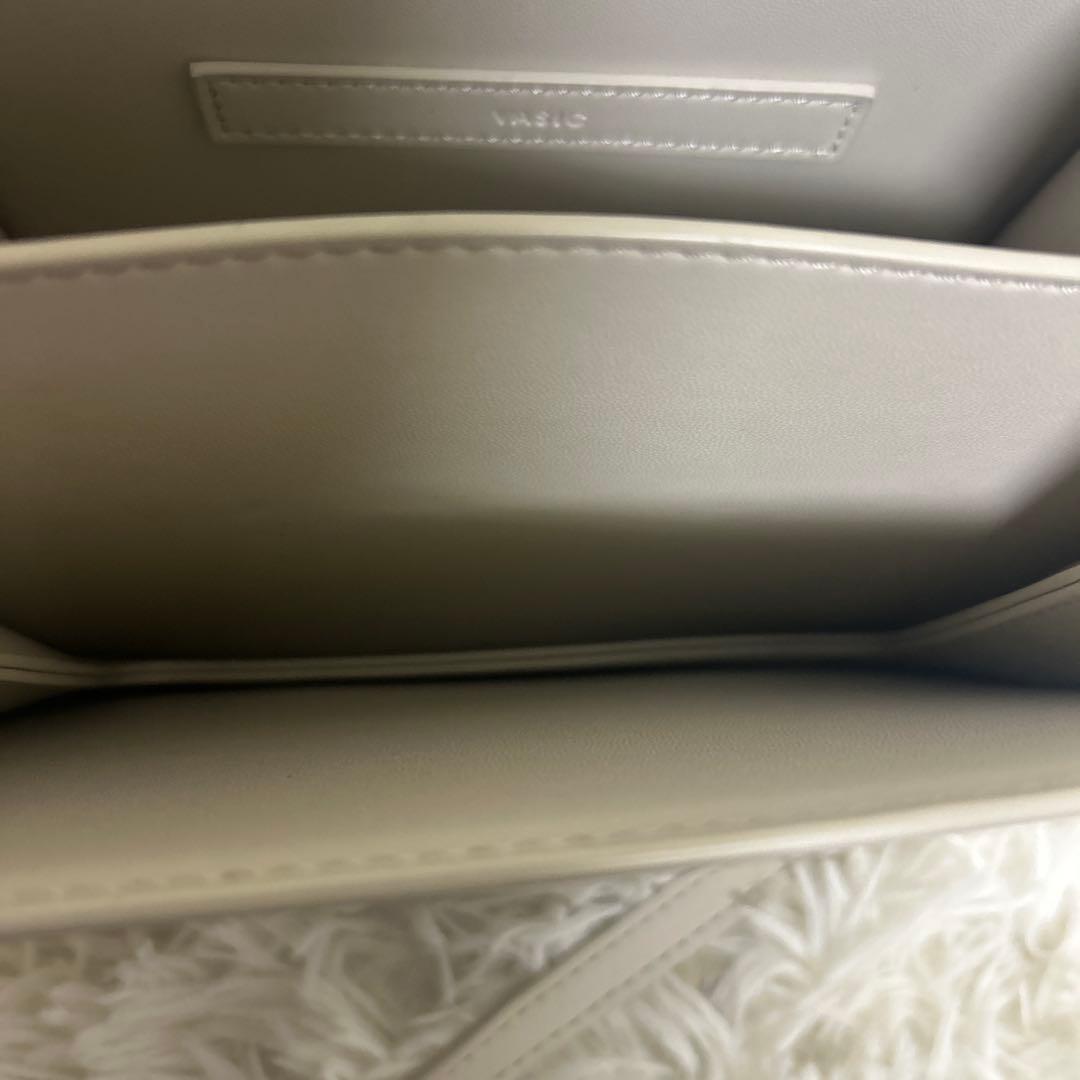 【極美品】VASIC CITY MINI ショルダーバッグ　白 アイボリー