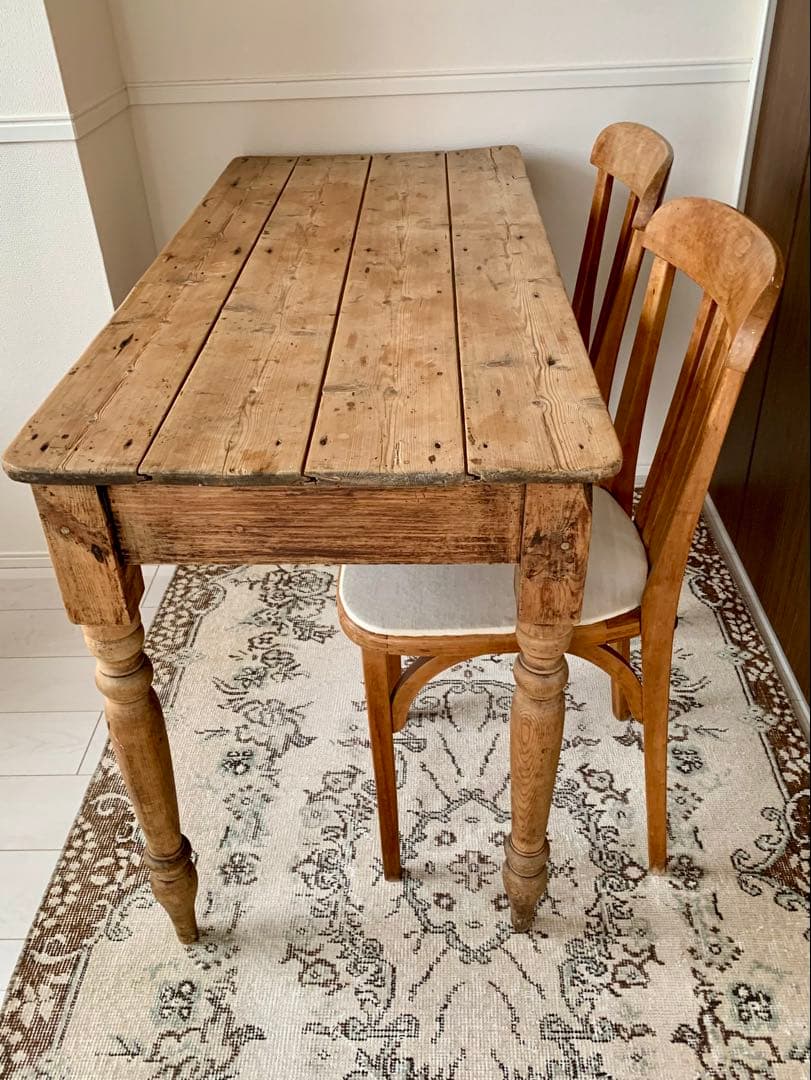 アンティーク　テーブル　KRANKで購入　ダイニングテーブル　ヴィンテージ
