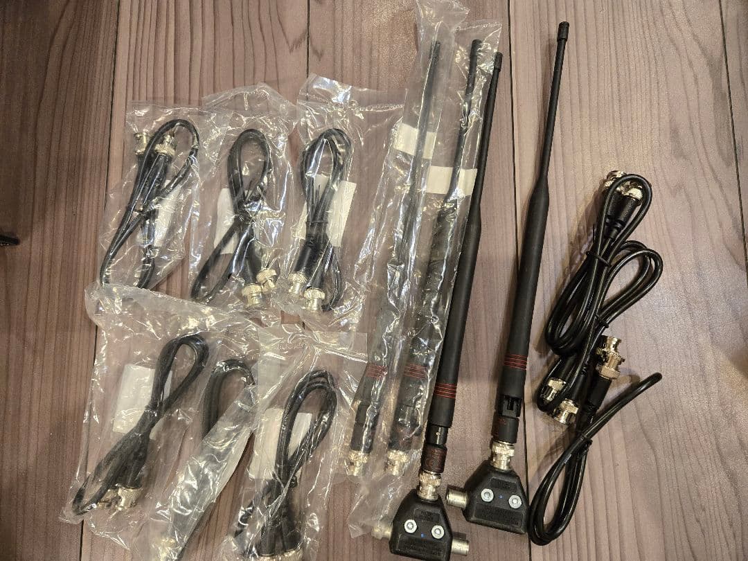 SHUREワイヤレスマイクロフォンSM58トランスミッターUR1受信機UR4D+