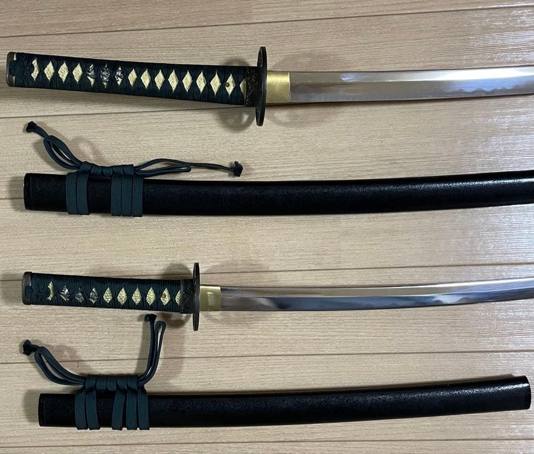 ハチワレ　模造刀　居合刀　太刀　脇差　刀掛け　武具　U0331