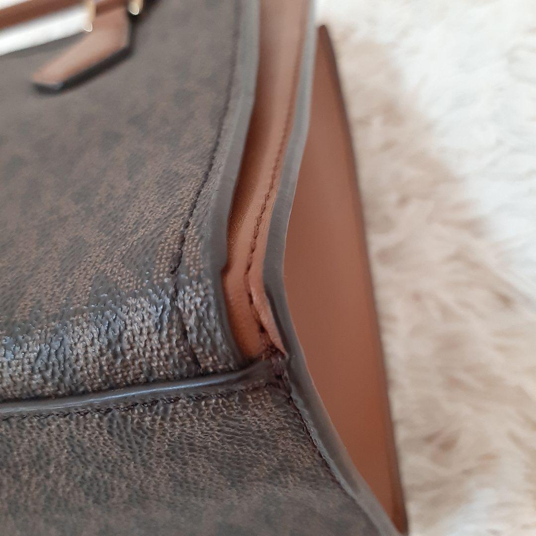 MICHAEL KORS　マイケルコース　ハンドバッグ　チャーム付き　ブラウン