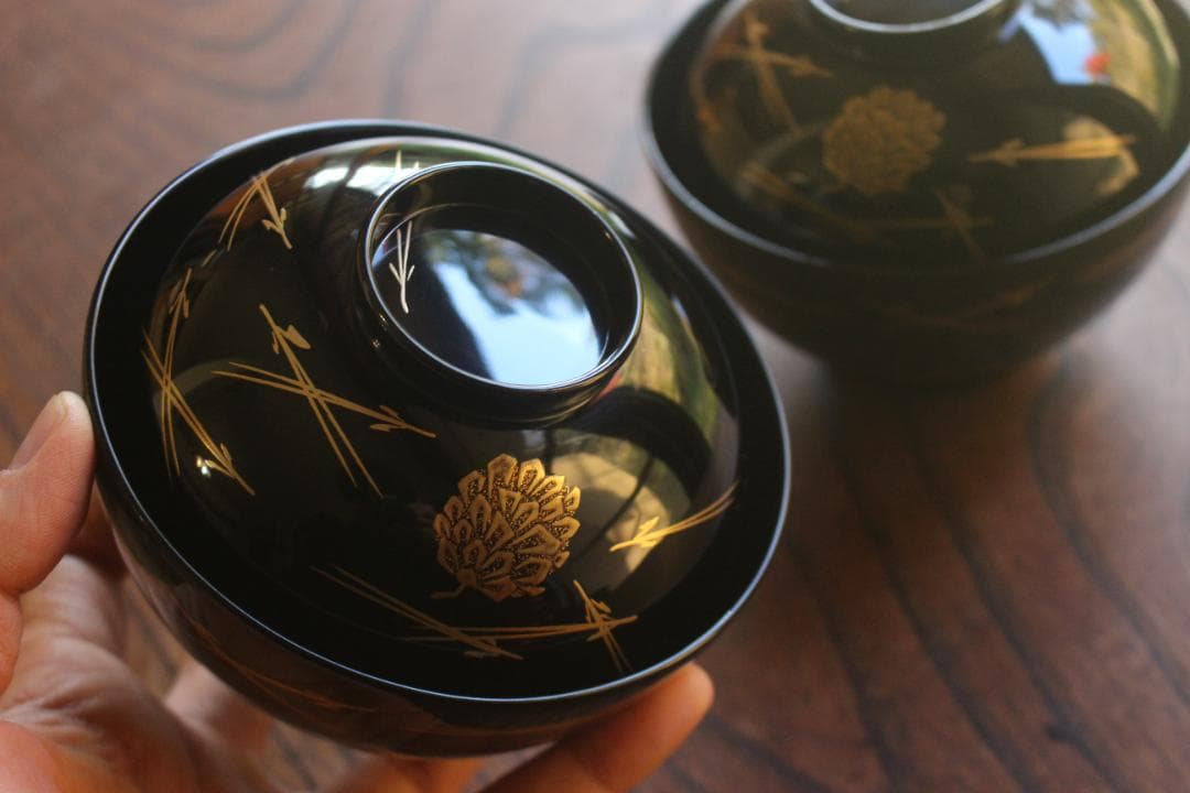 デッドストック！上質黒漆に極上松蒔絵の映えるお椀2点（検輪島塗蒔絵椀雑煮椀