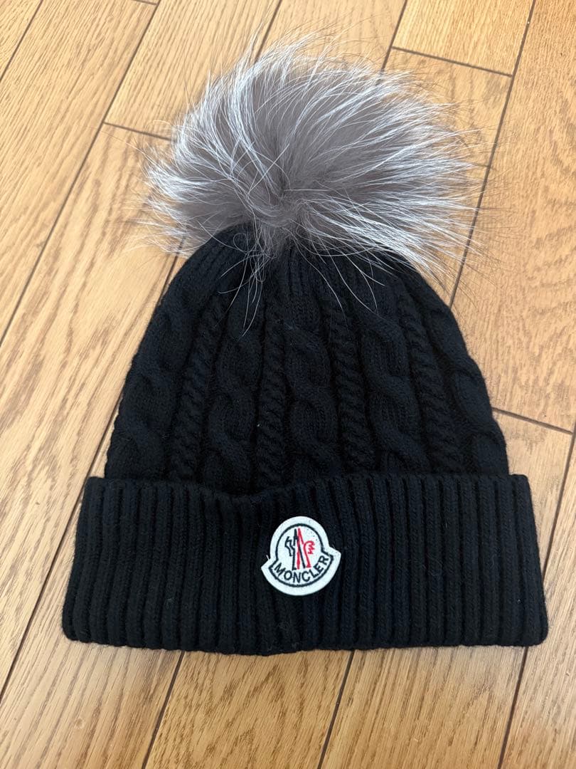MONCLER 黒 ニット帽 ポンポン付き