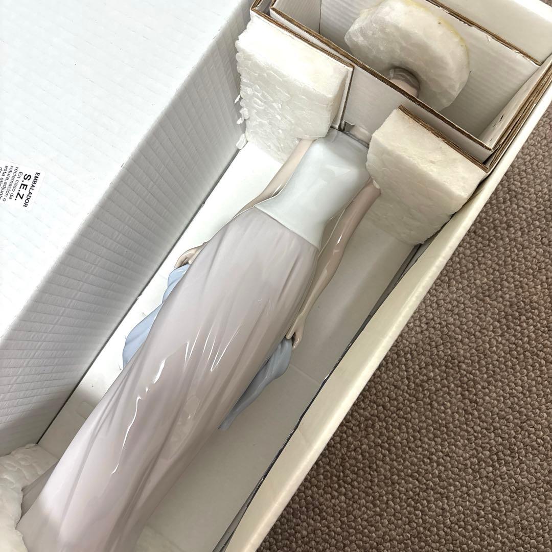 絶盤 大型 リヤドロ LLADRO スズラン フィギュア 置き物 工芸品の通販