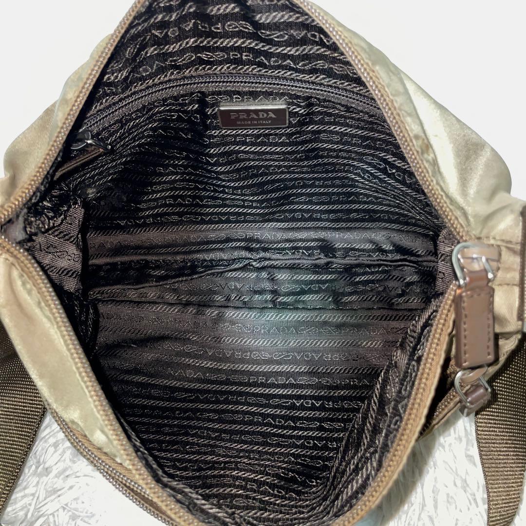 【良品】PRADA プラダ　カメラバッグ　ショルダーバッグ　ナイロン　カーキ