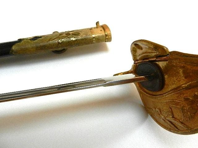 昭和初期の旧海軍士官儀礼用・指揮用サーベル型軍刀　長剣模造刀　全長８４．５㌢