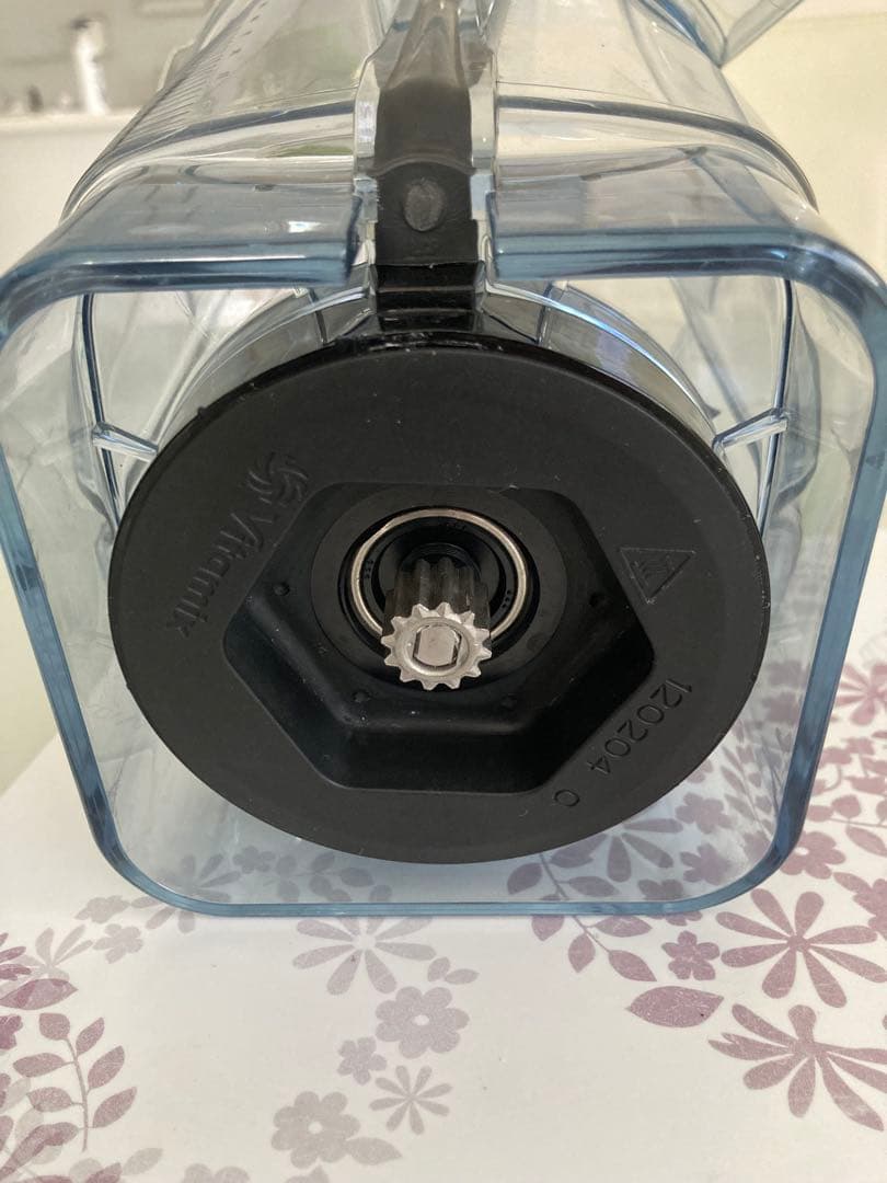 にゃんまる様へ Vitamix V1200i （ホワイト）