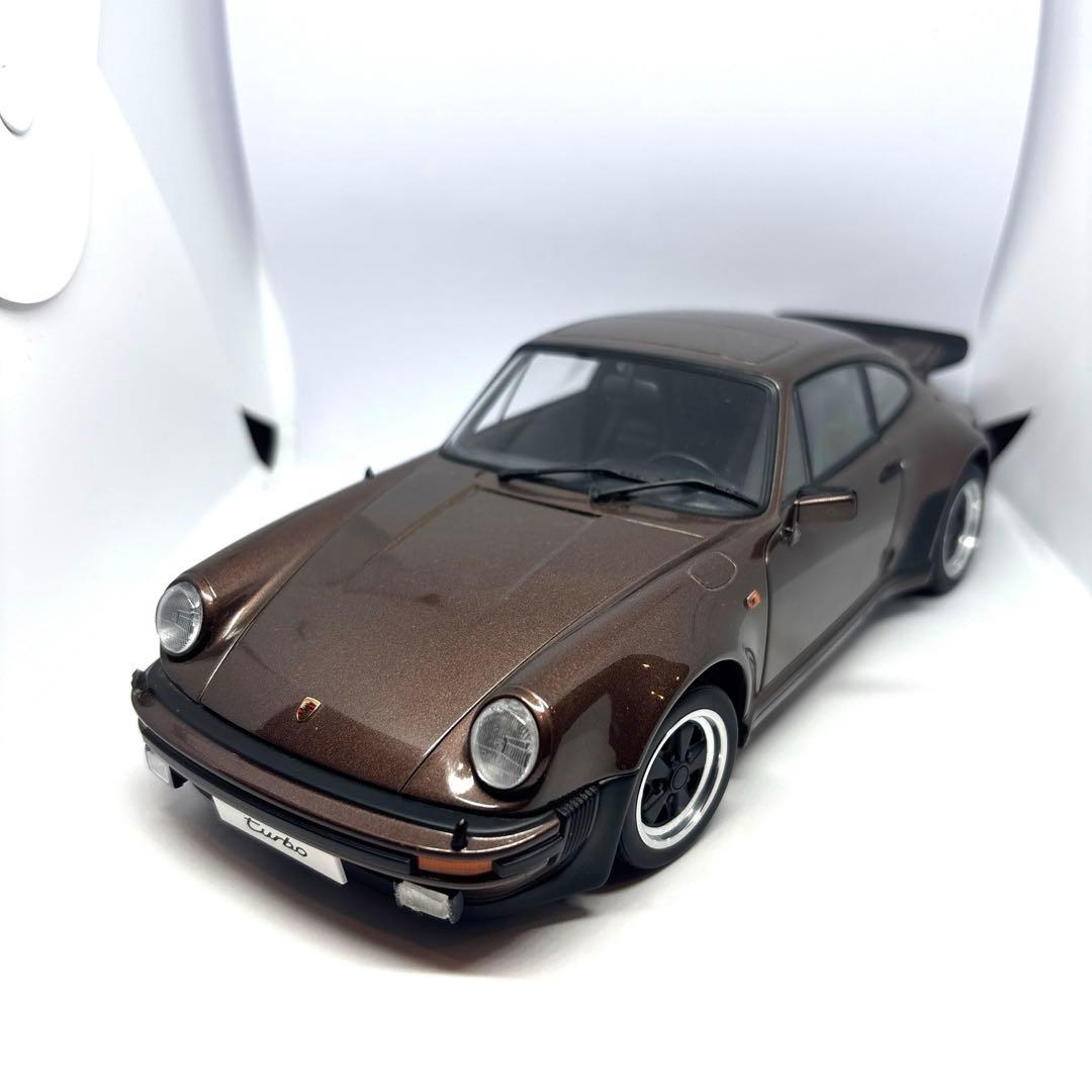 オートアート　ポルシェ911 ターボ 930 AUTOart 1/18 ブラウン