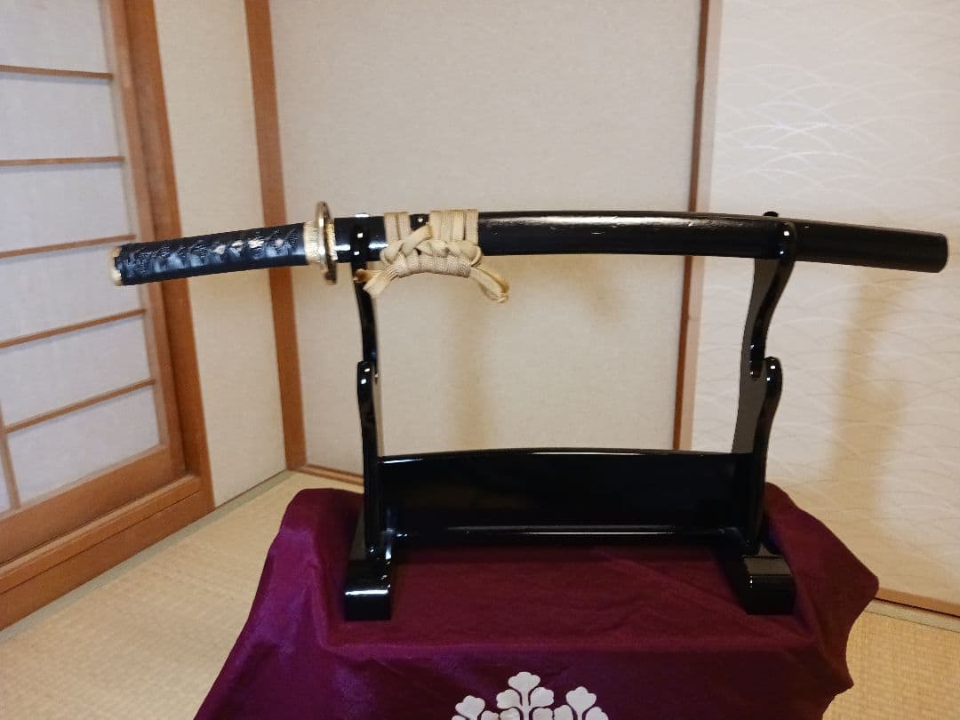 居合前差し用脇差、黒合皮革巻　黒鮫仕、刃紋.矢櫃樋入り二重刃 (訳有り価格)