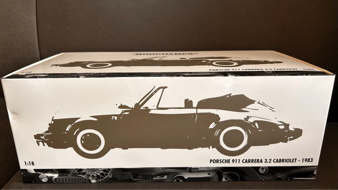 ミニチャンプスポルシェ 911 カレラ3.2 カブリオレブラック1/18
