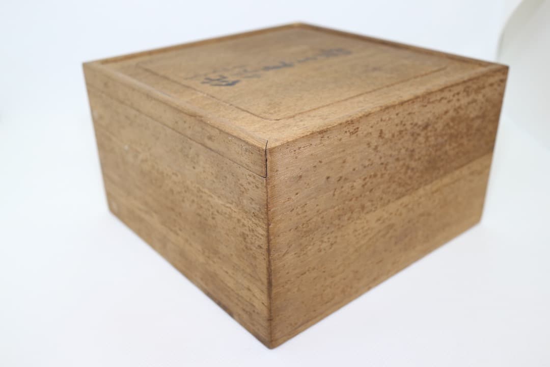 マリ様　純銀 鎚目 蓋付き 菓子器 茶道具 共箱有り 重量約185g