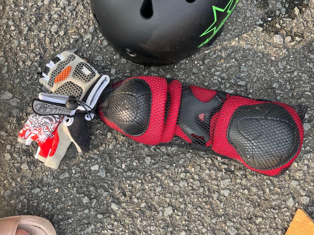 ジャンク品 MOTEL WORKS BMX ジャンプ台三角コーンヘルメット膝当て