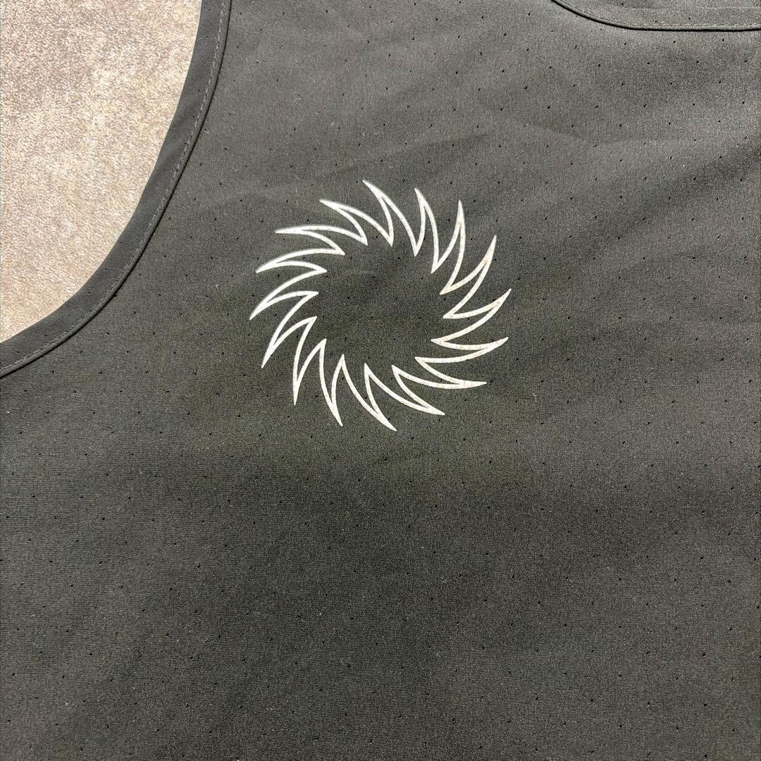 UVU ブラック タンクトップ