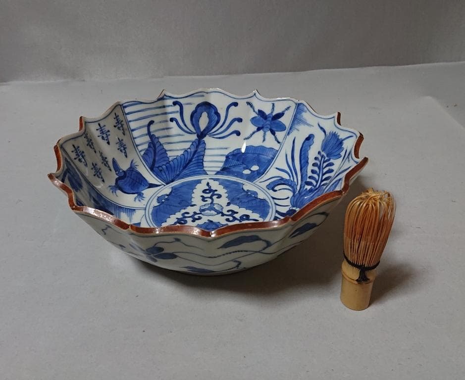 59　旧家蔵出し　古伊万里　輪花　染付　鉢　万暦年製銘 古伊万里 染付 花唐草 松竹梅 線描き 輪花型 膾皿 - 生活骨董と古布の