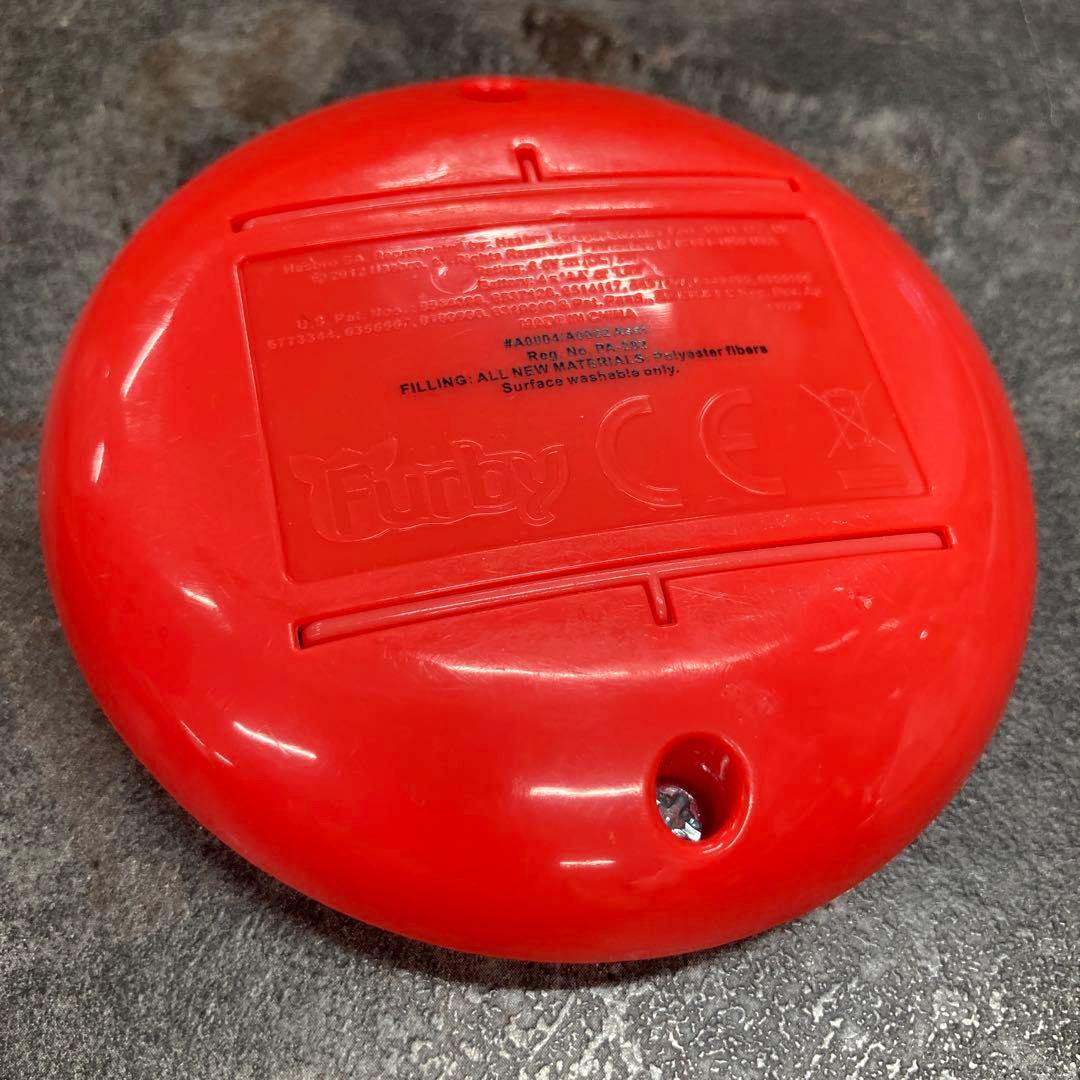 ファービー　マシュマロホワイト　アップルレッド