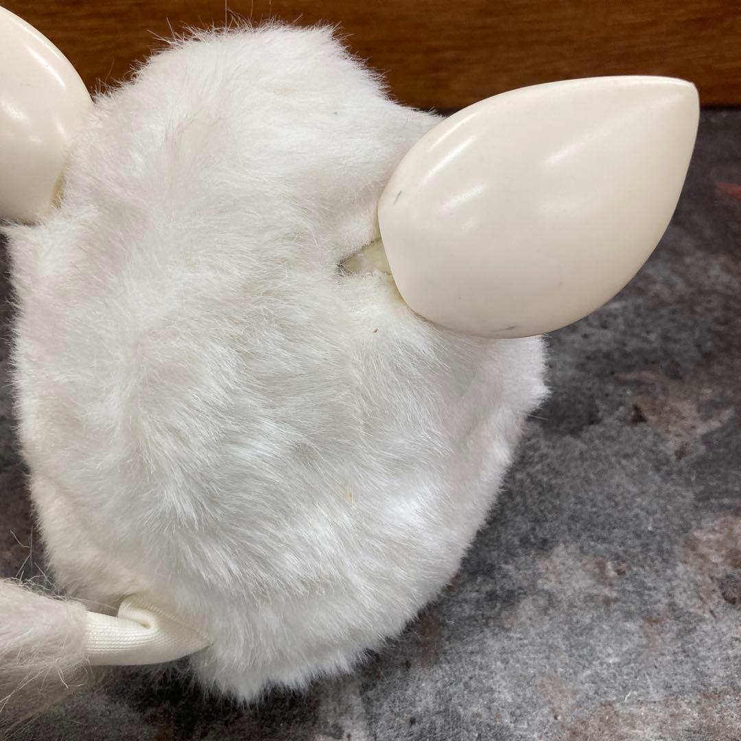 ファービー　マシュマロホワイト　アップルレッド