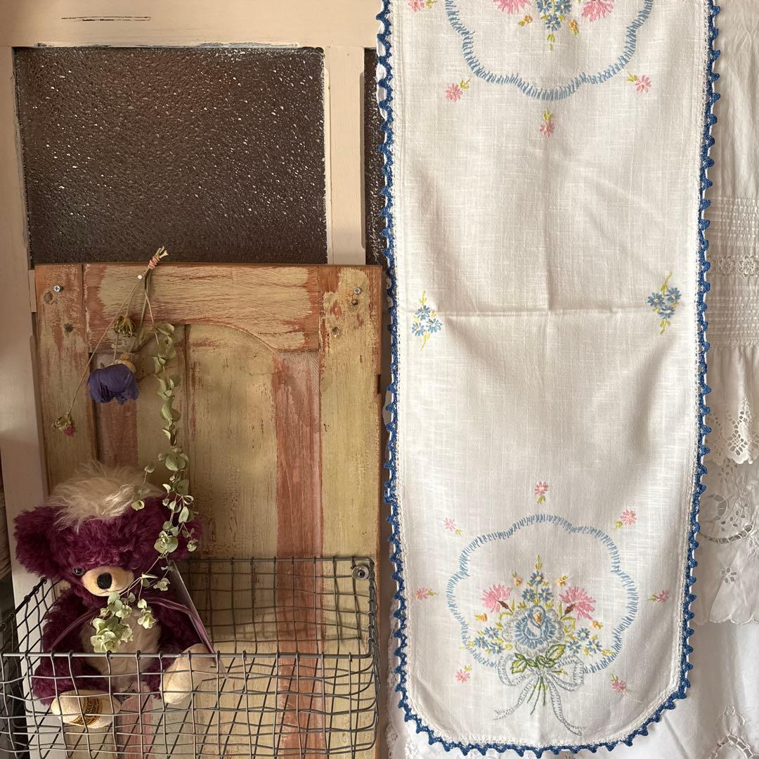 フランスアンティークブルーのレースに花柄刺繍のクロスஐ⋆*