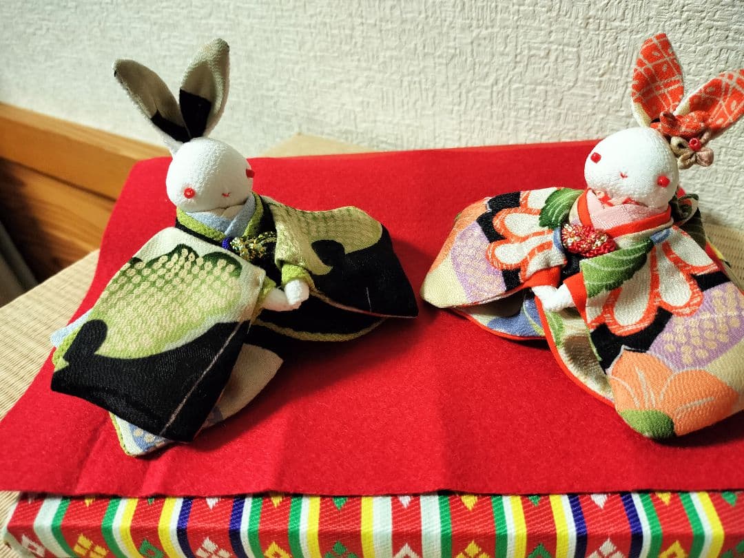 ひとぼぼページ！うさぎのお雛様三人官女！？付きで！ちりめん細工