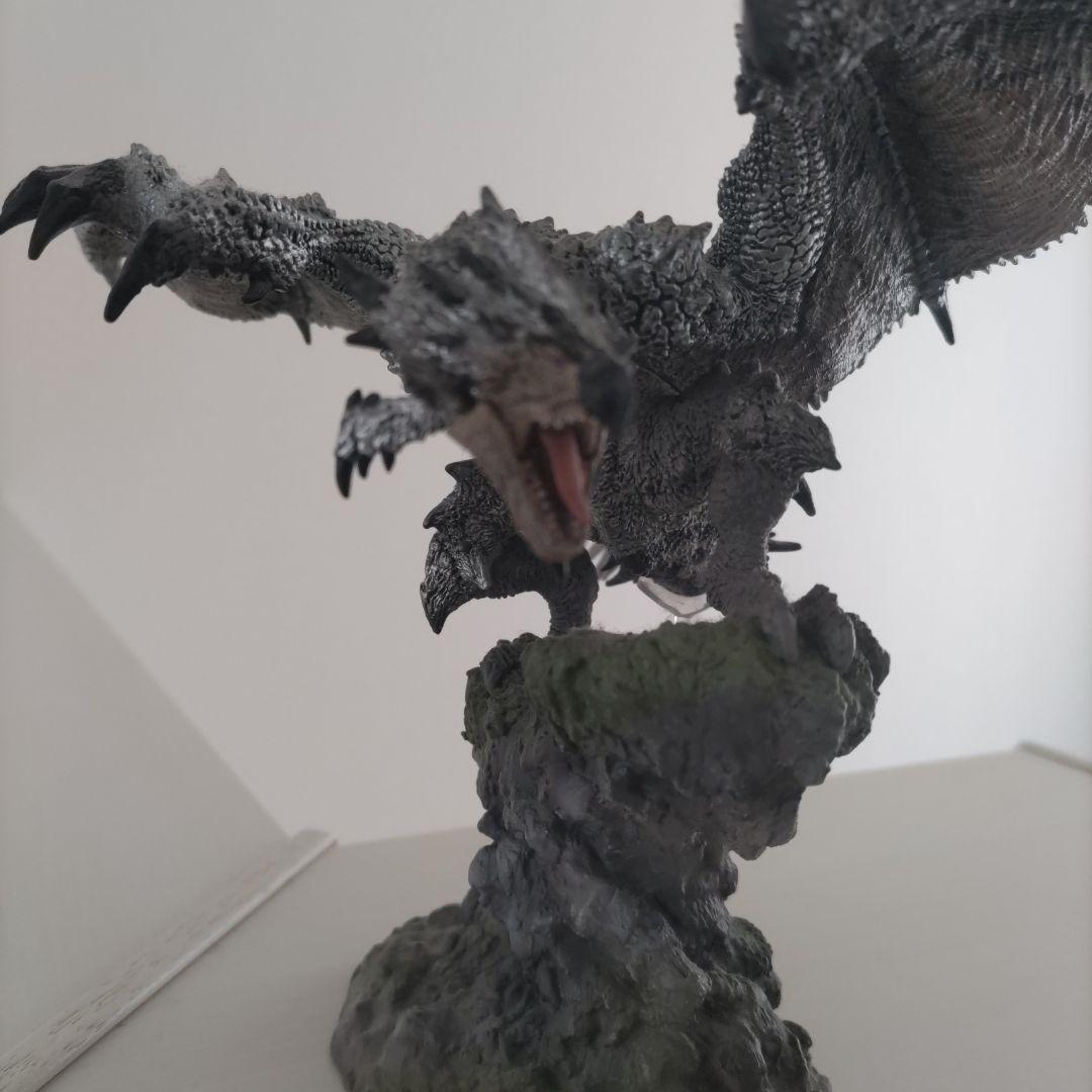 クリエイターズモデル リオレウス 希少種　モンスターハンター　銀【おまけ付き】