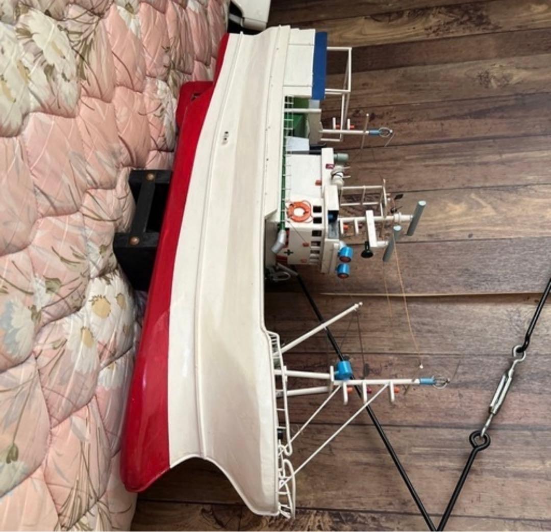 漁船模型 白と赤 静岡県引き取り限定 - メルカリ