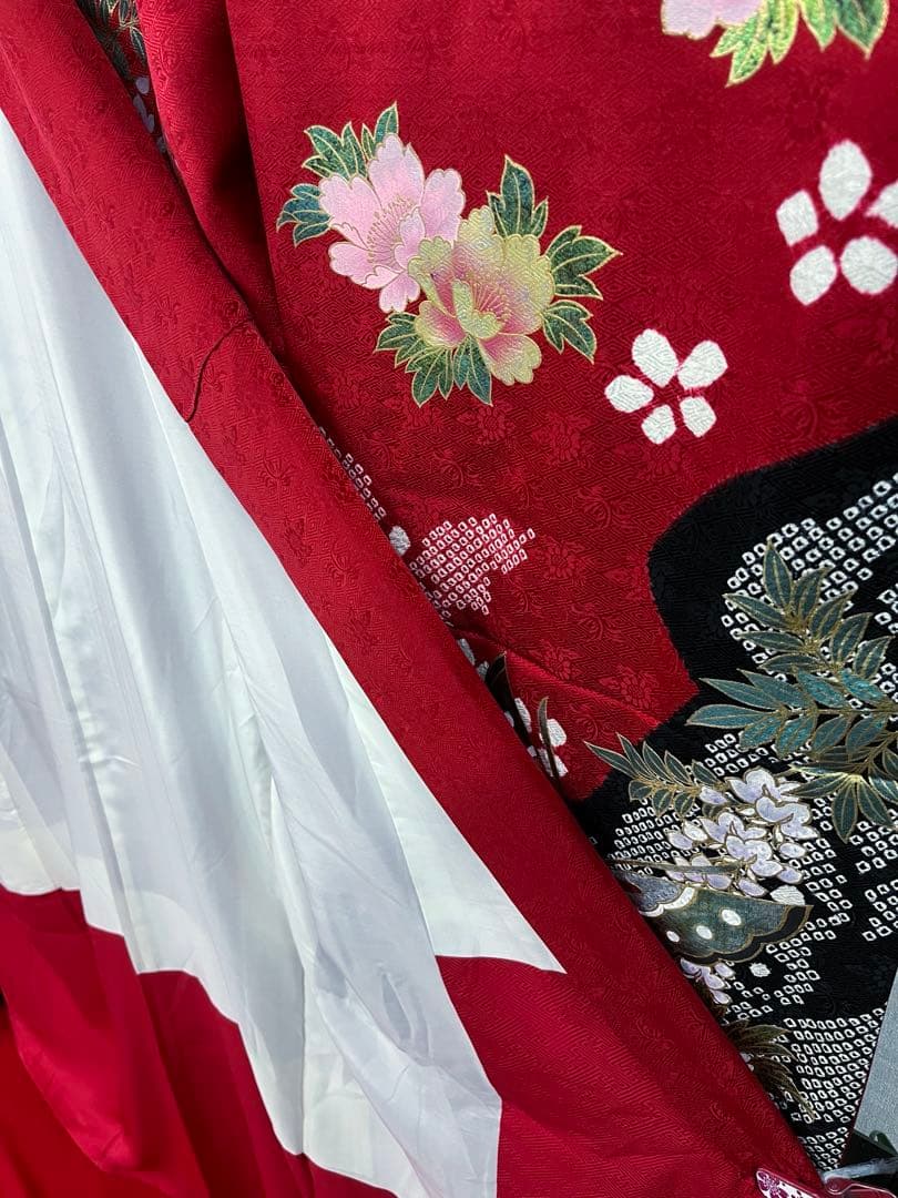 中古☆振袖☆仕立て上がり NO.B10 赤色 絞り柄モダン 成人式 結婚式