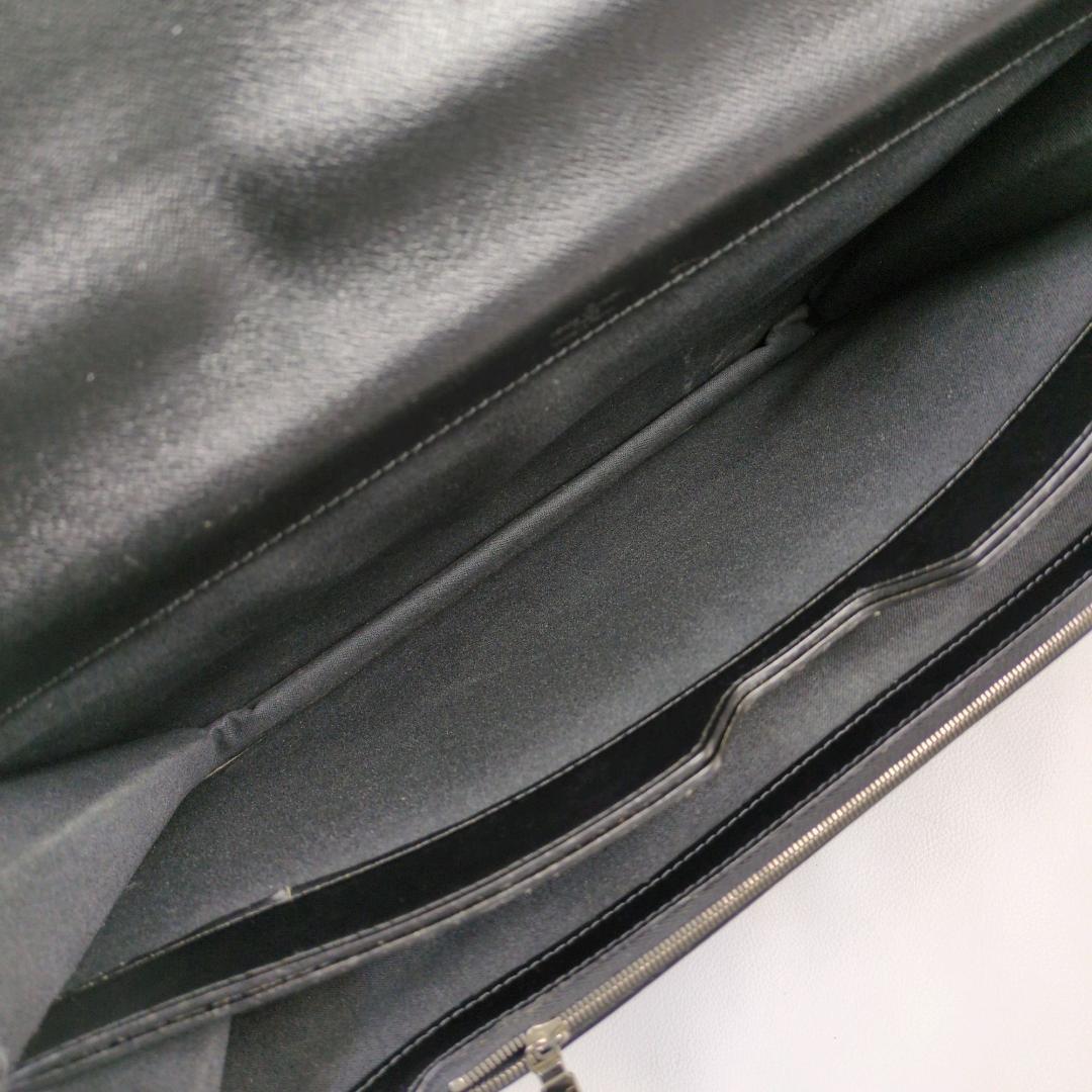 ルイヴィトン ロブスト2 エピ レザー ビジネスバッグ ブリーフ 大容量