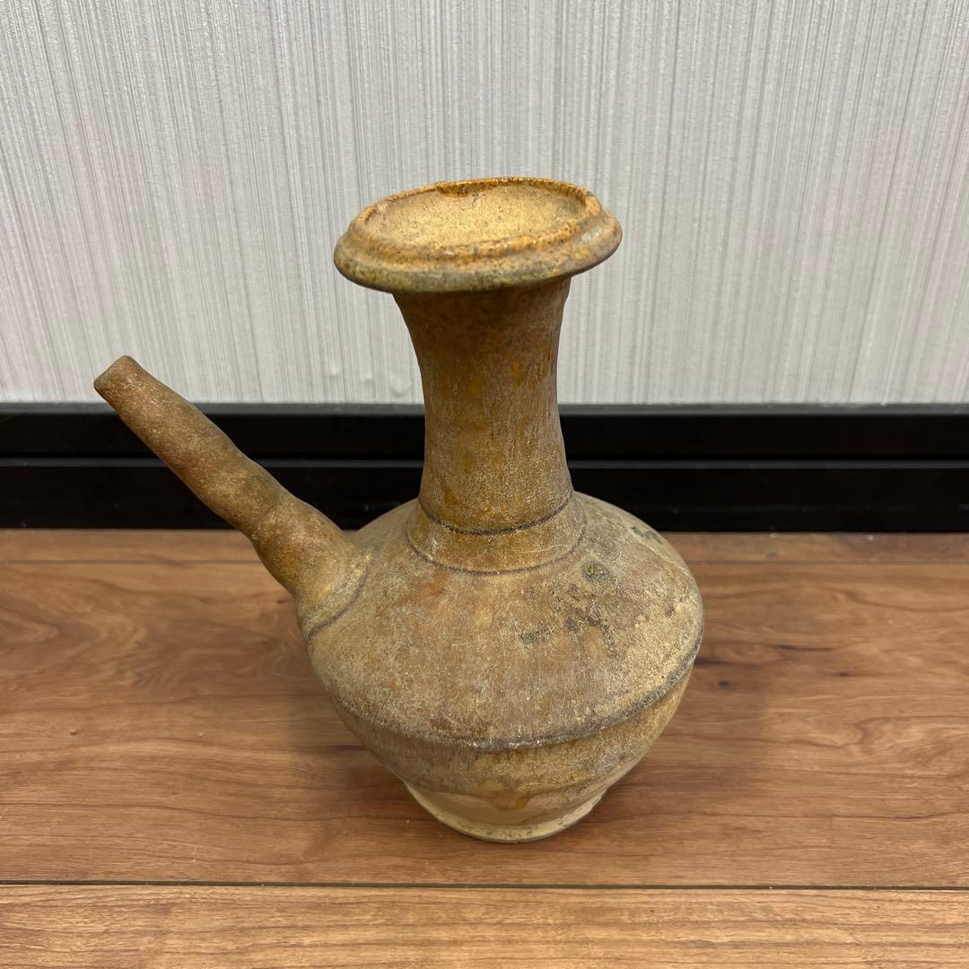 陶器の壺 土色 細長い口 陶磁器の壺とは｜形状の種類と名称、歴史を解説