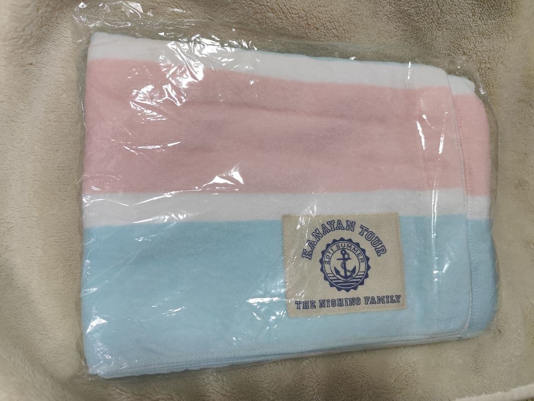 西野カナ ライブツアー2011 西野家限定マリンビッグタオル - メルカリ