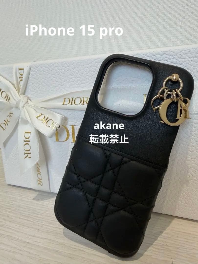 Dior iPhone15pro ケース ブラック 国内発送】 DIOR《Lady Dior》iPhone 15 / 15 Pro ケース (Dior