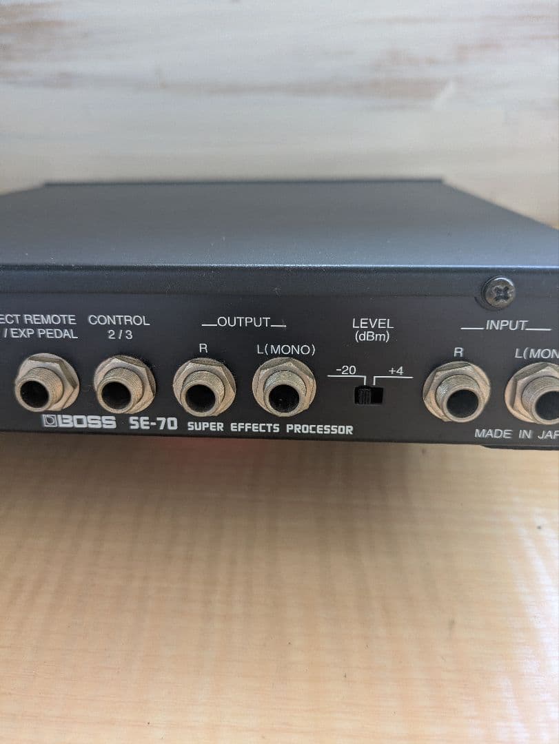BOSS SE-70 スーパーエフェクトプロセッサー　アダプター付き