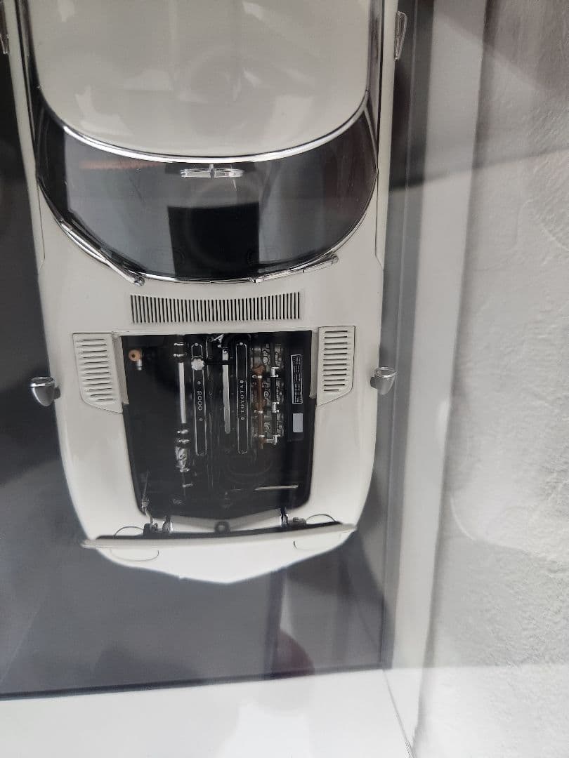 オートアート1/18　トヨタ2000GT