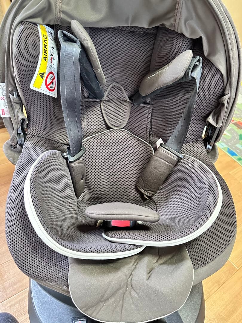 エールべべ・クルット6iグランス ブラウン チャイルドシート