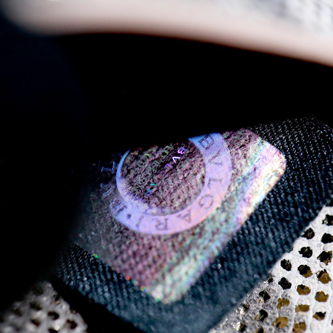 【美品 送料込み】ブルガリ カルングスキン ピンク カード ケース