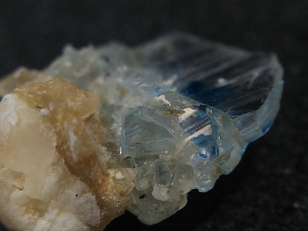 469 ユークレース ちょっとクラスター 結晶 原石 母岩付き