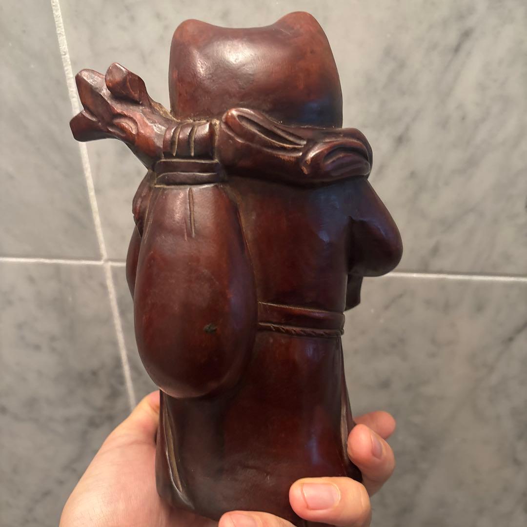 アンティーク平和的な笑顔で幸せやお金を招く一刀彫の布袋さんの