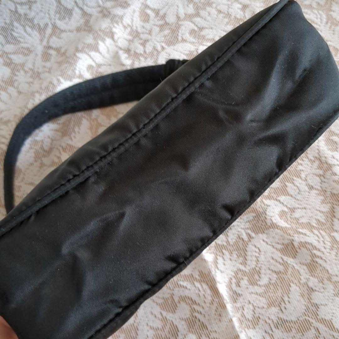 入手困難　プラダ PRADA アクセサリーポーチ ナイロン ブラック 三角ロゴ