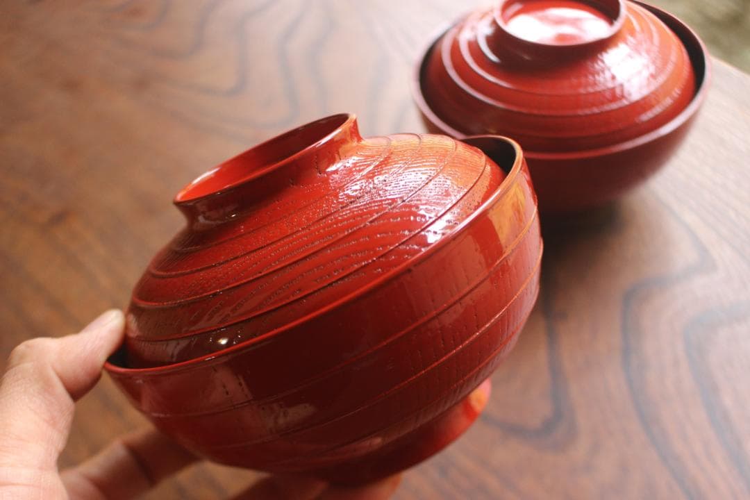 デッドストック！極上糸目朱漆に優美な松蒔絵の映える煮物椀2点（検輪島塗雑煮椀