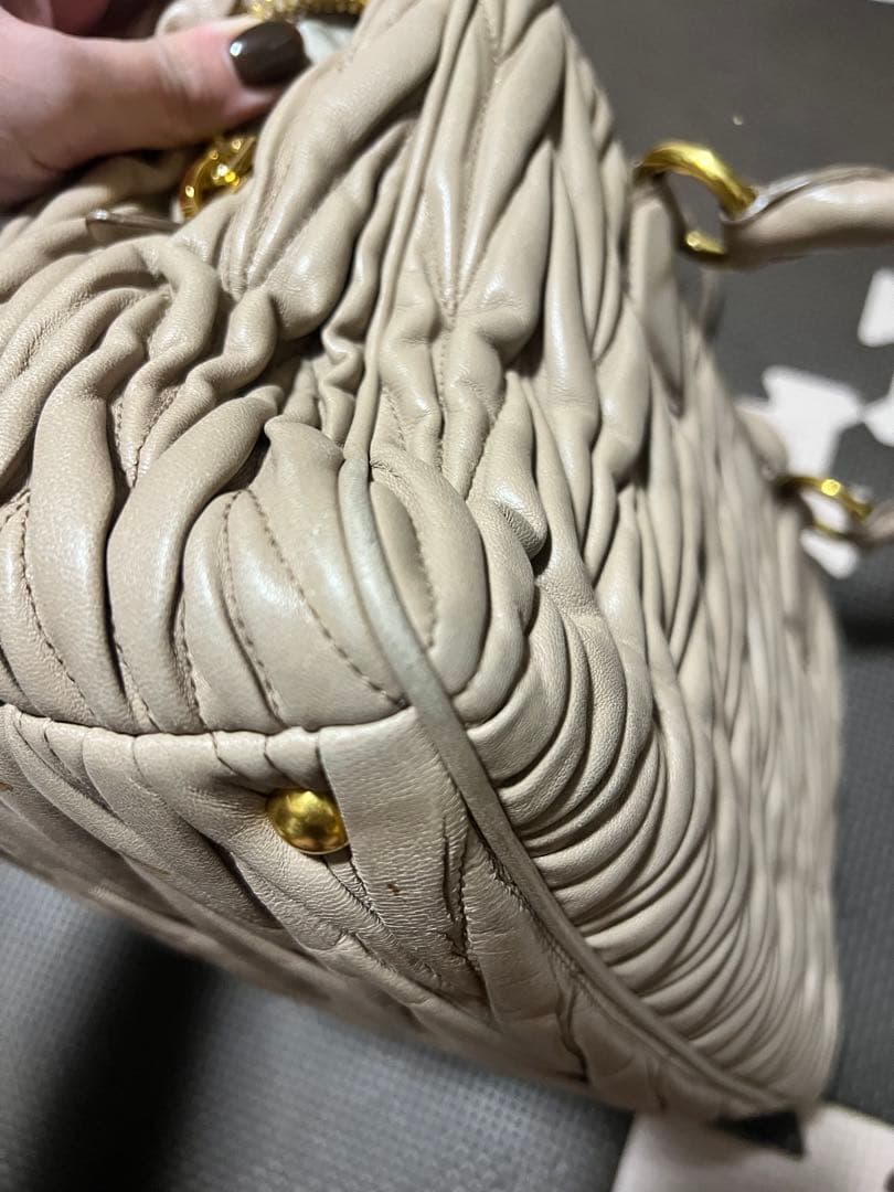 MIU MIU ピンクベージュ マテラッセ バッグ