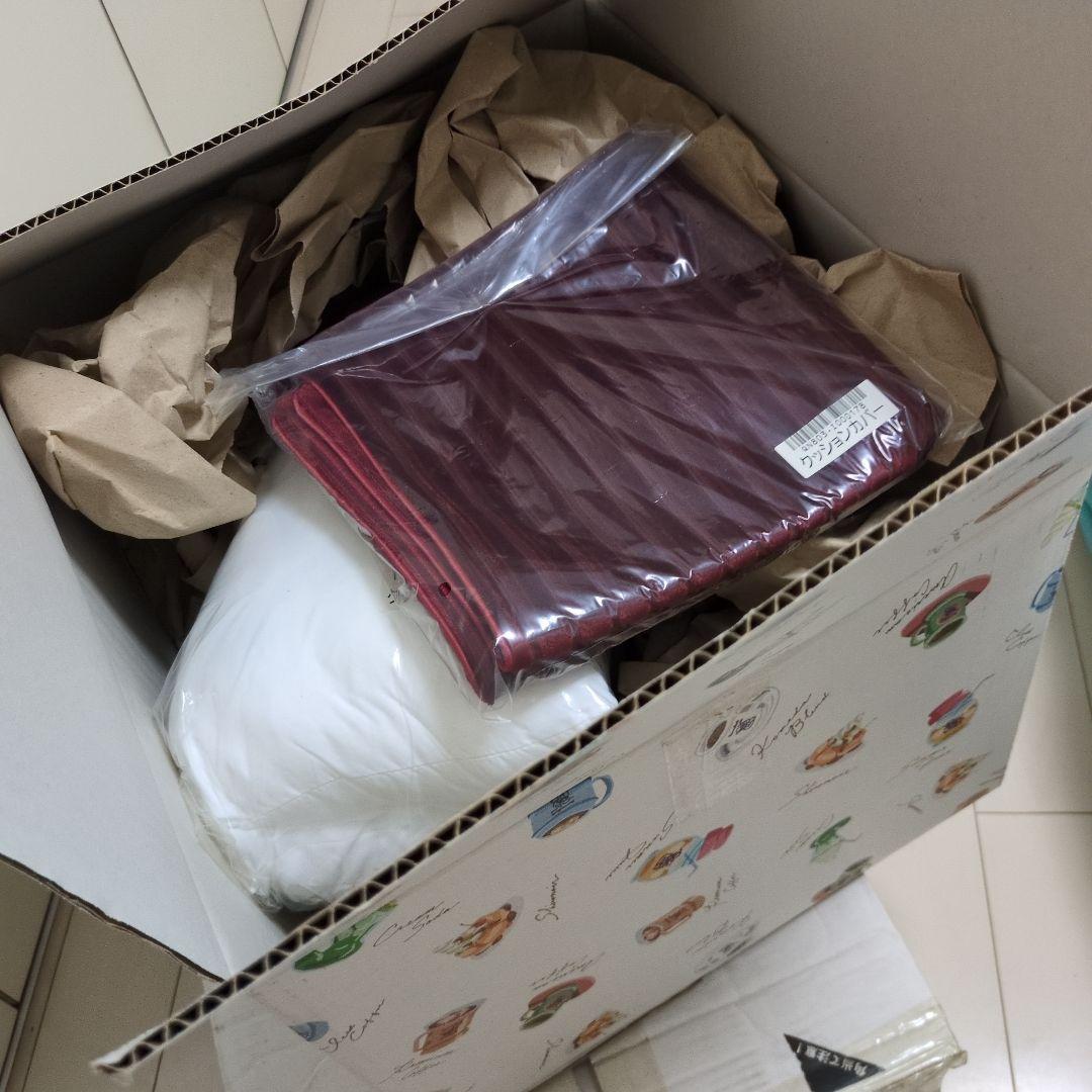 コメダ珈琲　赤い椅子　クッション　トートバック