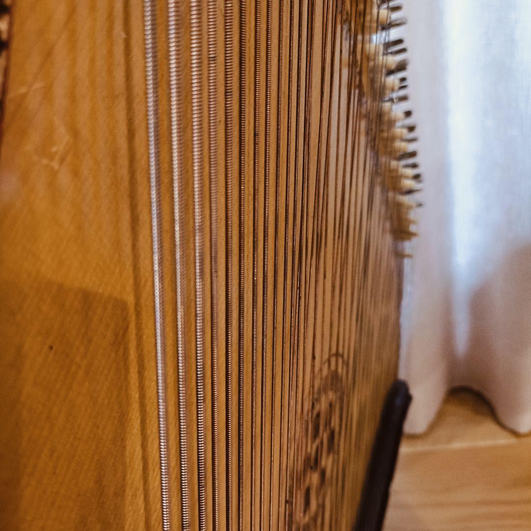 　楽器　バンデューラ　縦琴　ライアー　ハープ　ライヤー　民族楽器