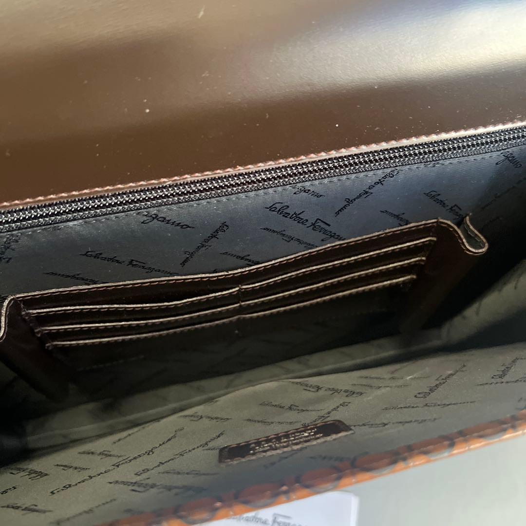 美品！サルヴァトーレ フェラガモ レザー ブリーフケース モノグラム ダイヤル式