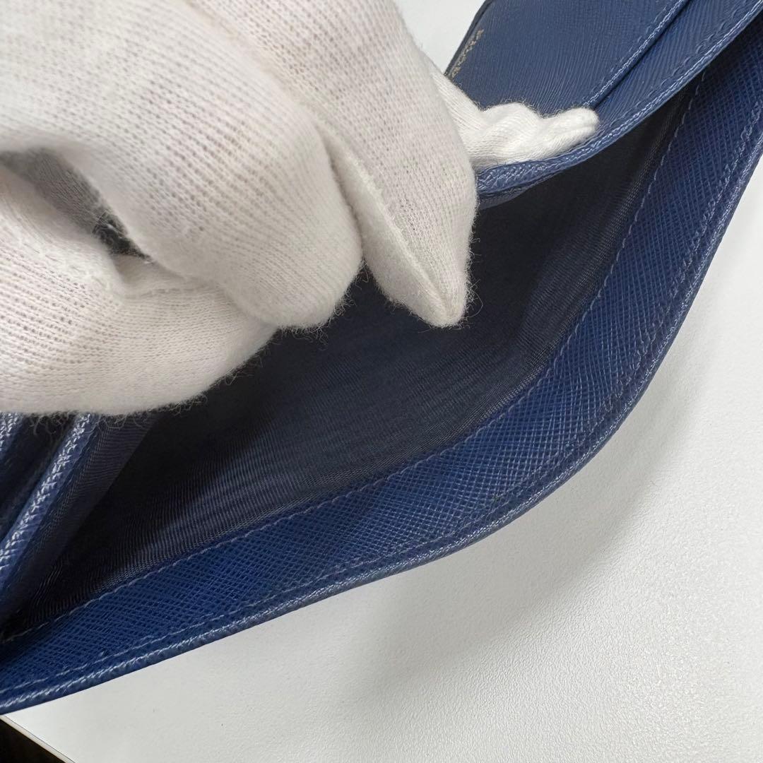 PRADA ネイビー 二つ折り財布　サフィアーノ