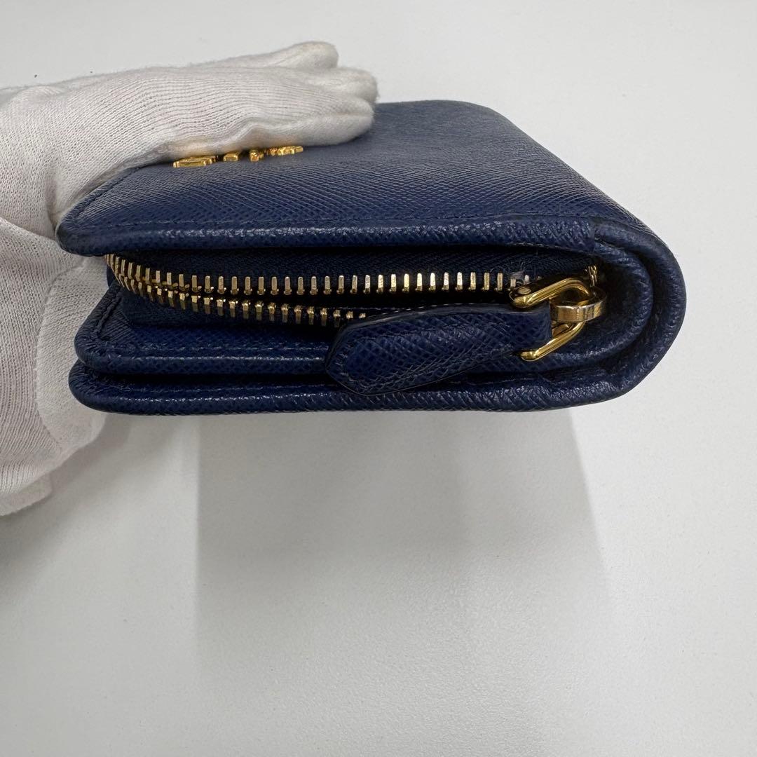 PRADA ネイビー 二つ折り財布　サフィアーノ