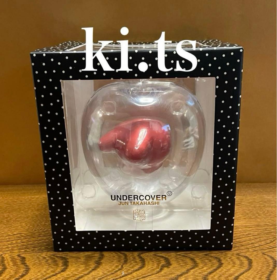 UNDERCOVER ハローキティMEDICOM TOY マイメロディフィギュア UNDERCOVERとのコラボ！ 透明なリンゴに入ったマイメロディの