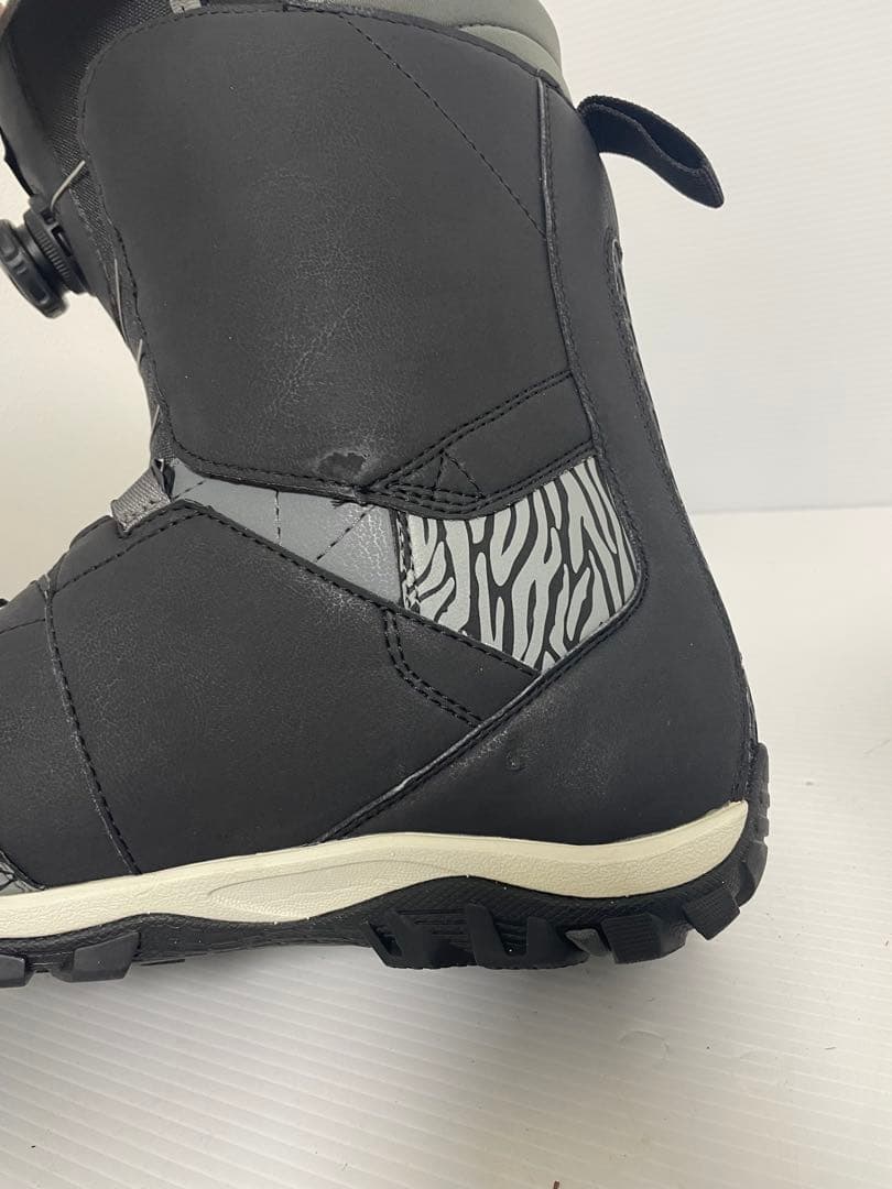 クロスファイブ28cm BOA ブラック スノーボードブーツ ビブラムソール