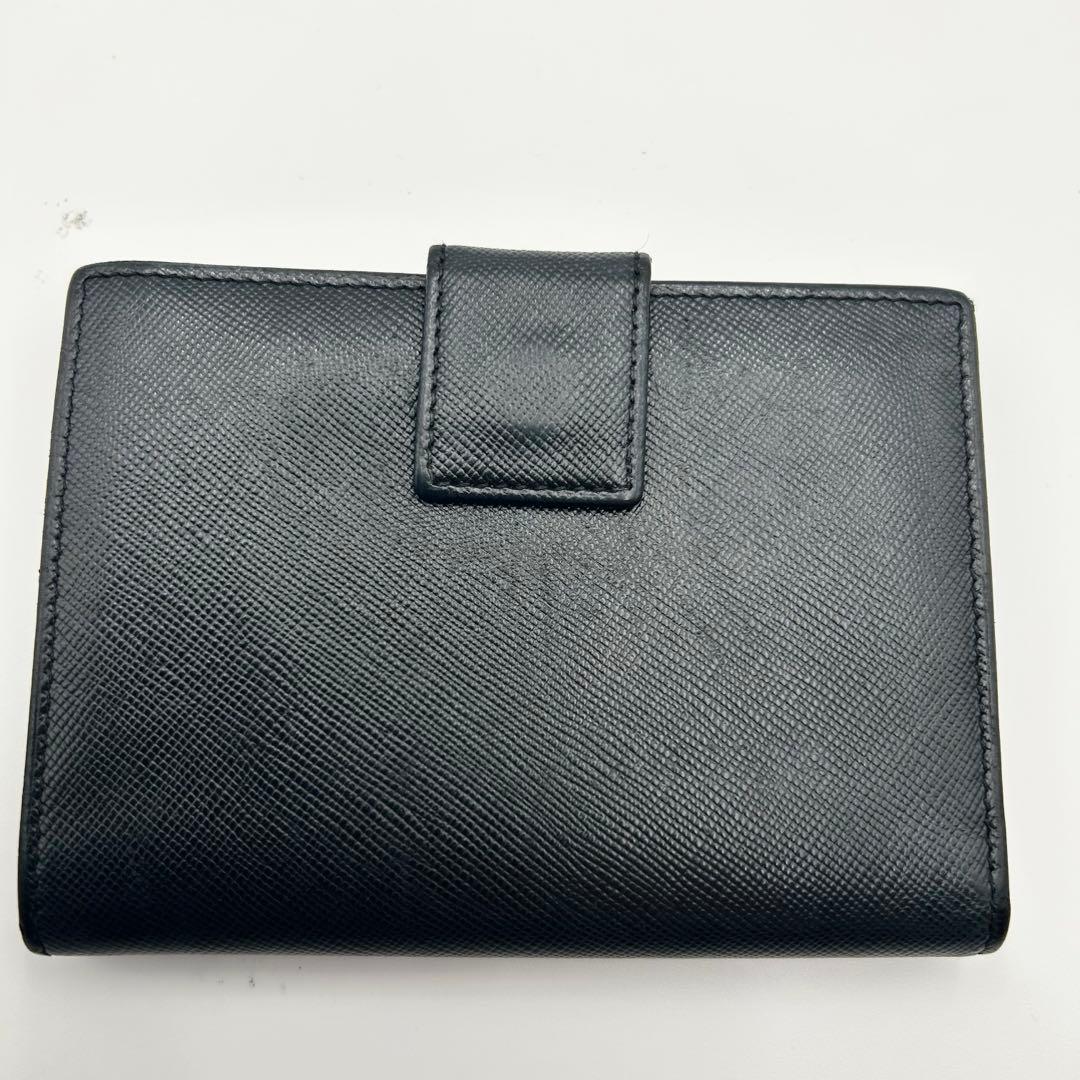PRADA 折財布 2つ折り サフィアーノレザー 三角プレート ブラック 黒
